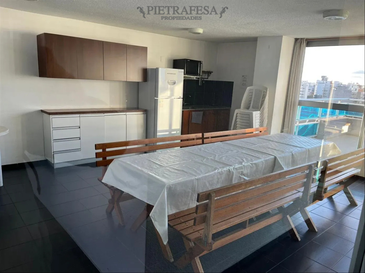 Apartamento en alquiler, monoambiente, 1 baño, terraza. Punta Carretas. · Foto 9