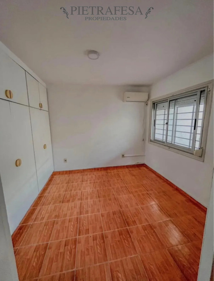 Apto tipo casa en alquiler, 1 dormitorio, 1 baño, patio. Buceo. · Foto 5