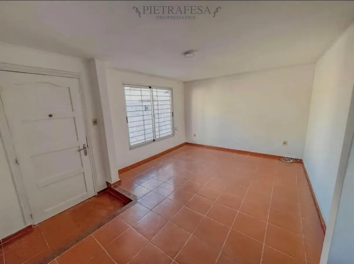 Apto tipo casa en alquiler, 1 dormitorio, 1 baño, patio. Buceo. · Foto 10