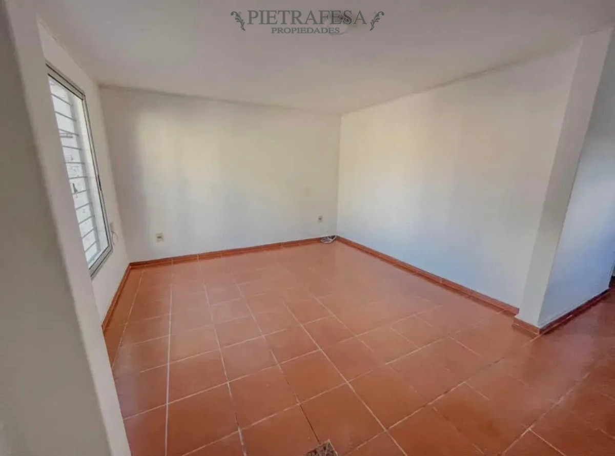 Apto tipo casa en alquiler, 1 dormitorio, 1 baño, patio. Buceo. · Foto 11