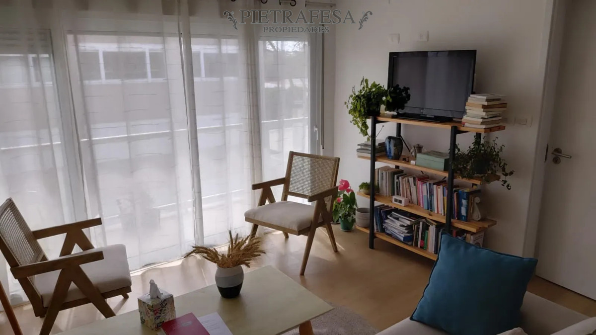 Apartamento en alquiler, 1 dormitorio, 1 baño, terraza, cochera. Malvin.