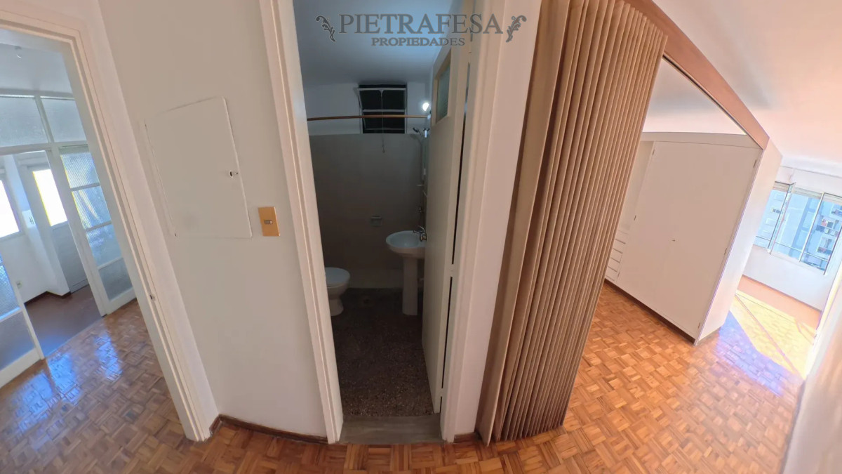 Apartamento en alquiler, 1 dormitorio, 1 baño. Tres Cruces. · Foto 11