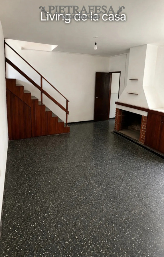 Casa en alquiler, 4 dormitorios, 3 baños, patio, garaje. Brazo Oriental.