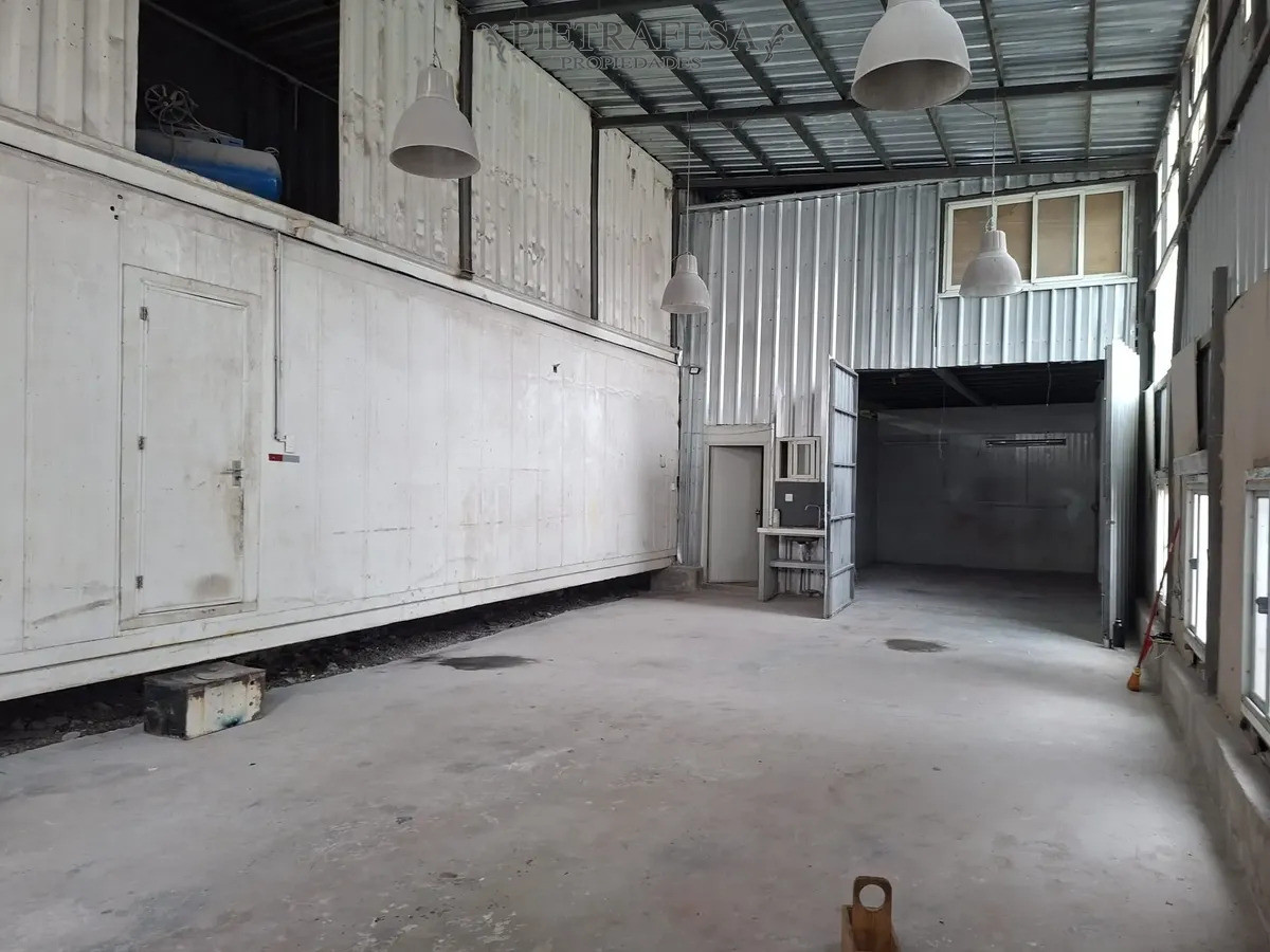Local comercial en alquiler, 1 baño. Paso Carrasco.