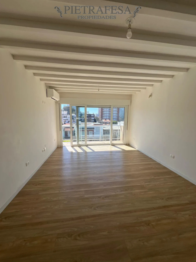 Apartamento en alquiler, 2 dormitorios, 1 baño. Malvin.