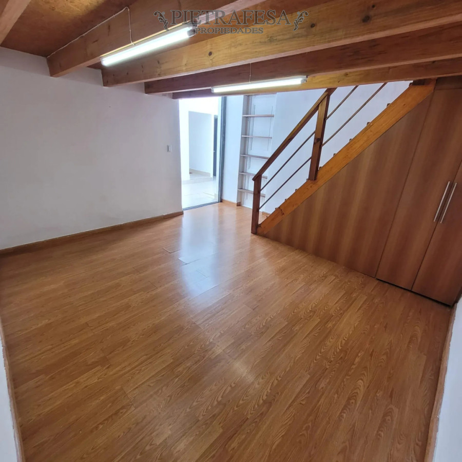 Casa en alquiler, 3 dormitorios, 1 baño. Cordón.