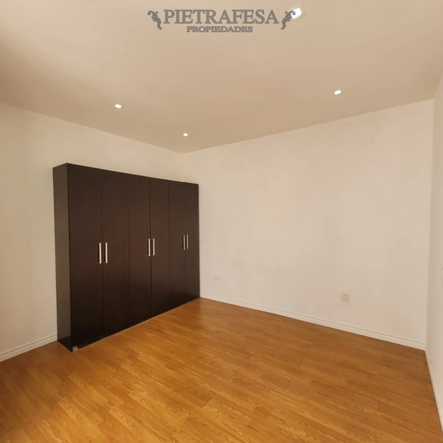 Casa en alquiler, 3 dormitorios, 1 baño. Cordón. · Foto 9