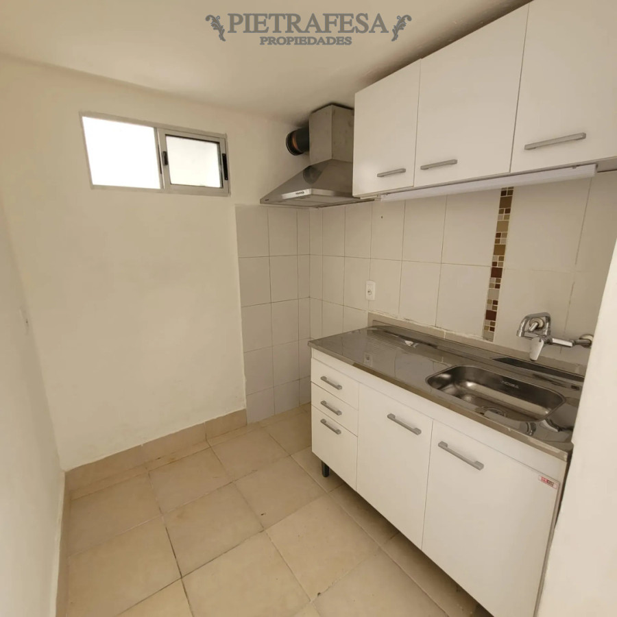 Casa en alquiler, 3 dormitorios, 1 baño. Cordón. · Foto 7
