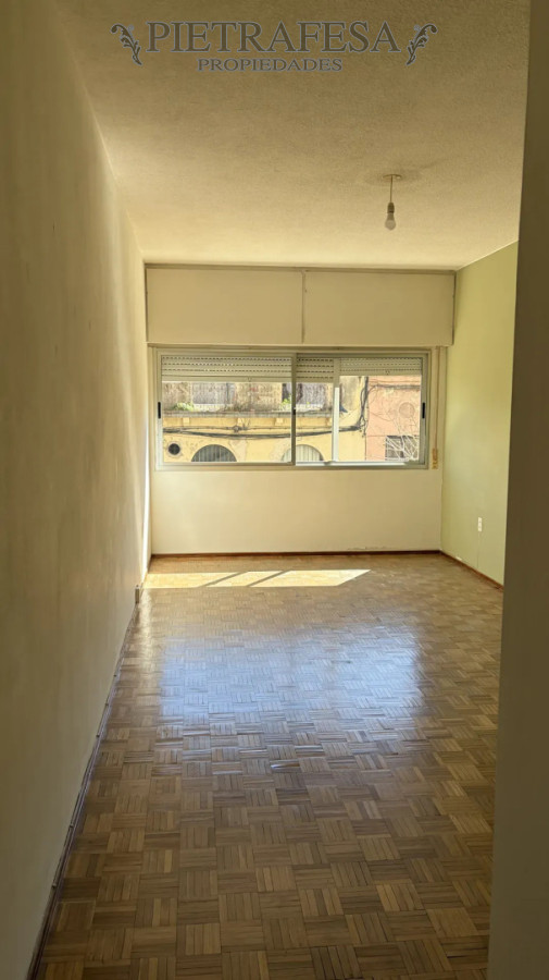 Apartamento en alquiler, 1 dormitorio, 1 baño. Ciudad Vieja.