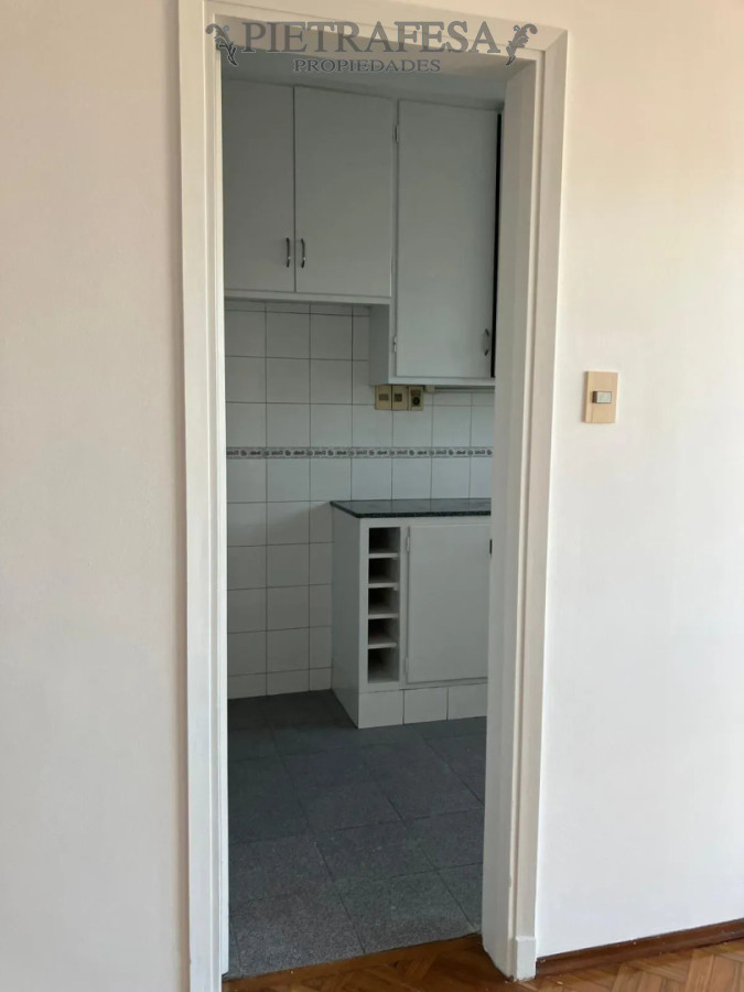 Apartamento en alquiler, 2 dormitorios, 2 baños, terraza, garaje. Pocitos. · Foto 3