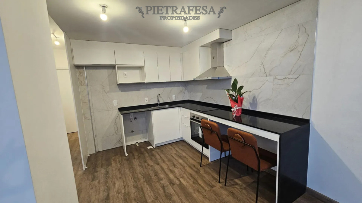 Apartamento en alquiler, 1 dormitorio, 1 baño, terraza. Ciudad Vieja. · Foto 4
