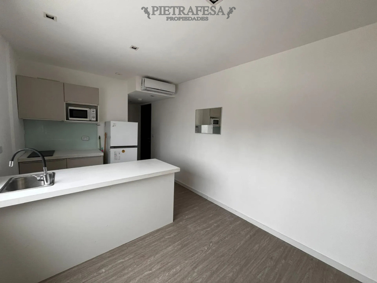 Apartamento en alquiler, 1 dormitorio, 1 baño. Barrio Sur. · Foto 3