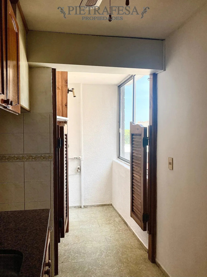 Apartamento en alquiler, 2 dormitorios, 1 baño. Brazo Oriental. · Foto 4