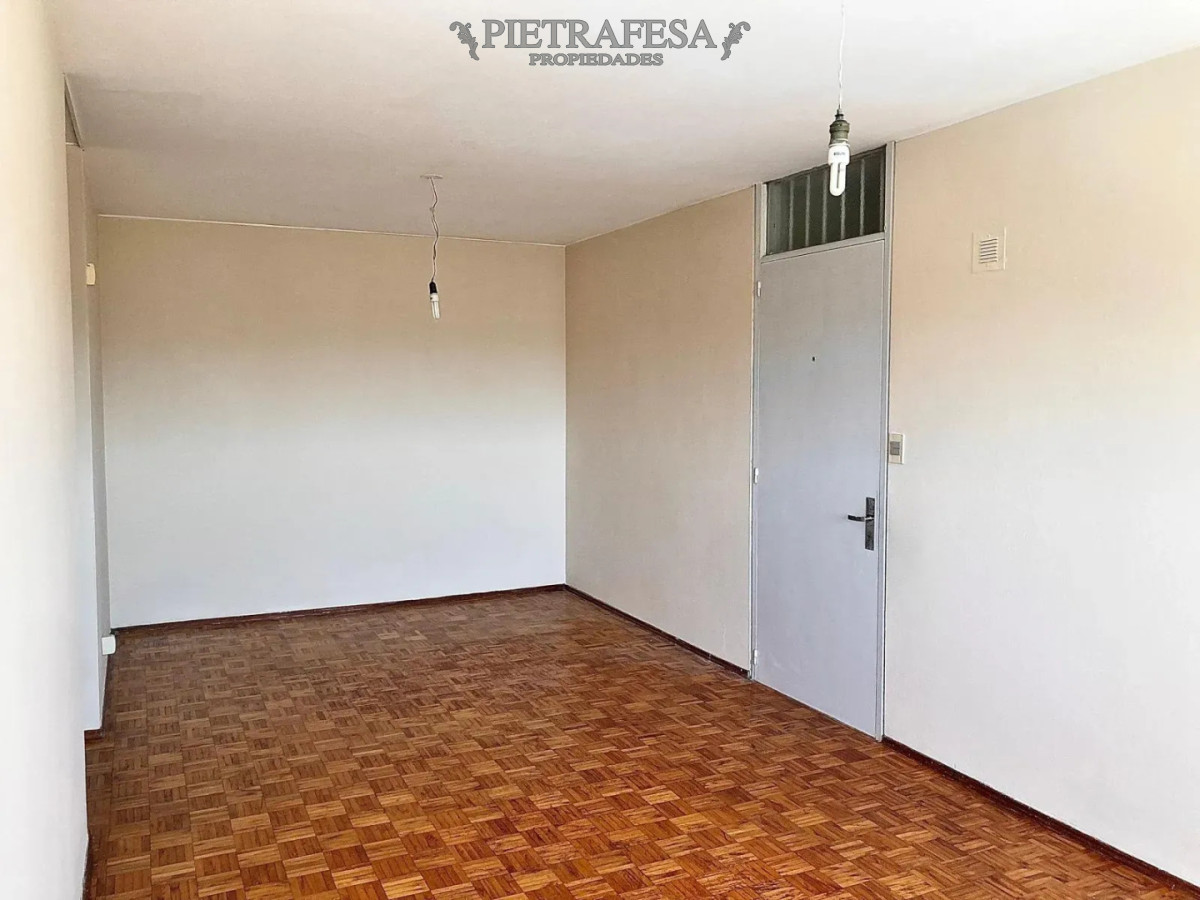 Apartamento en alquiler, 2 dormitorios, 1 baño. Brazo Oriental. · Foto 2