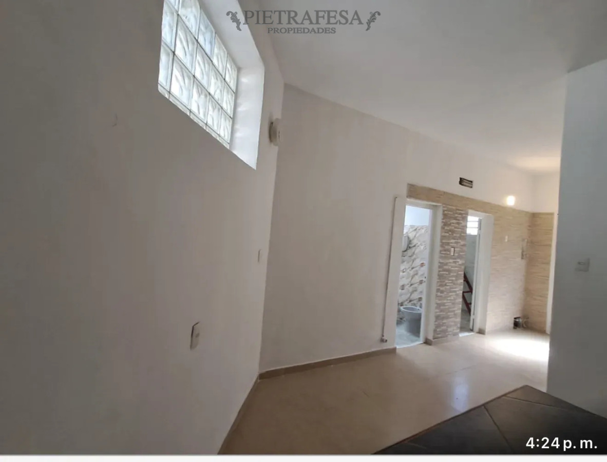 Casa en alquiler, 1 domritorio, 1 baño. Capurro.