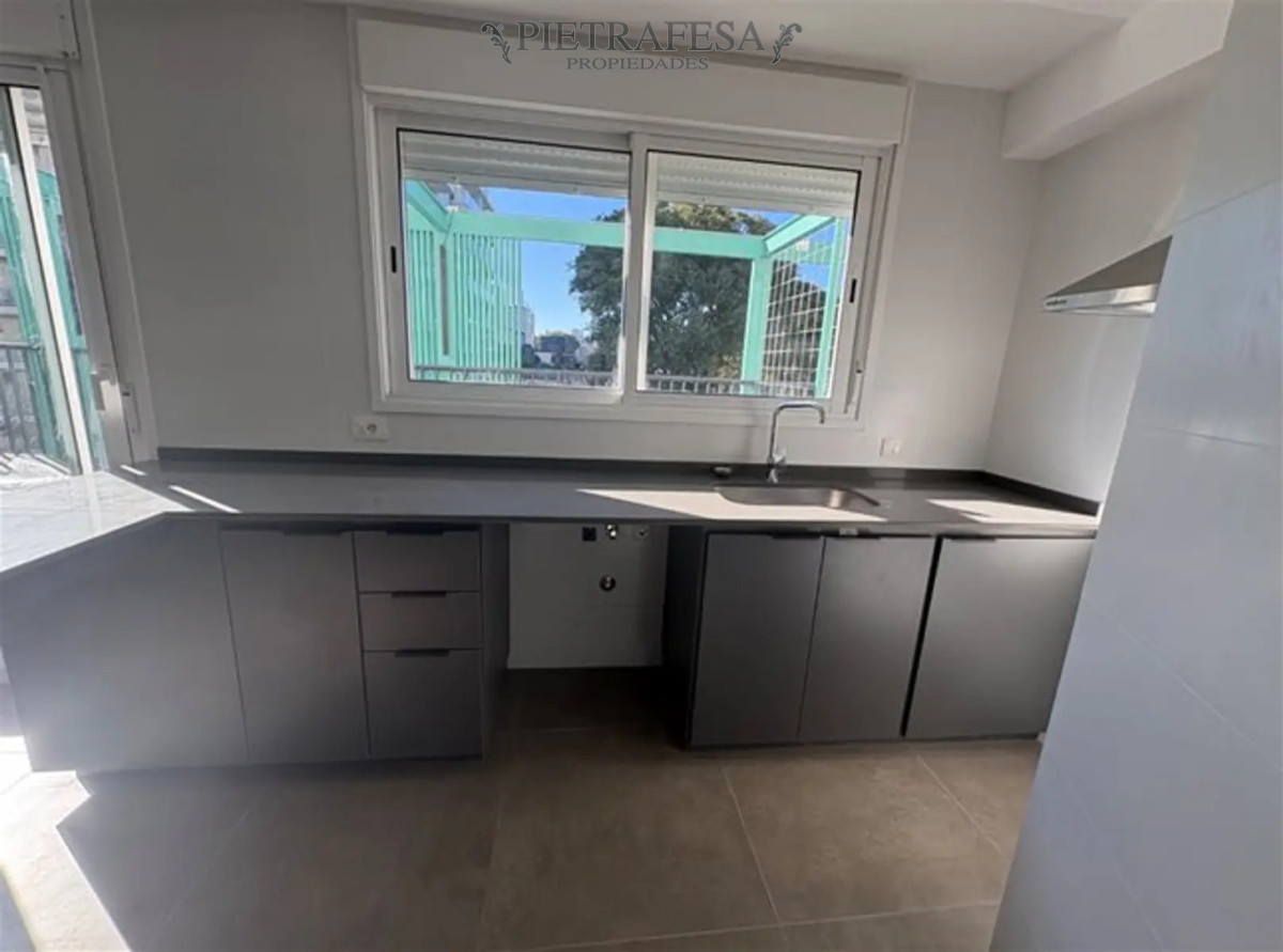 Apartamento en alquiler, 2 dormitorios, 2 baños, terraza, garaje. Punta Carretas. · Photo 3