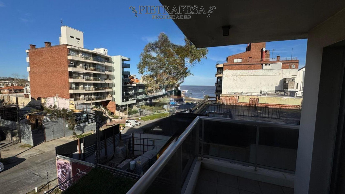 Apartamento en alquiler, 3 dormitorios, 3 baños, terraza, garaje doble. Malvin. · Foto 2