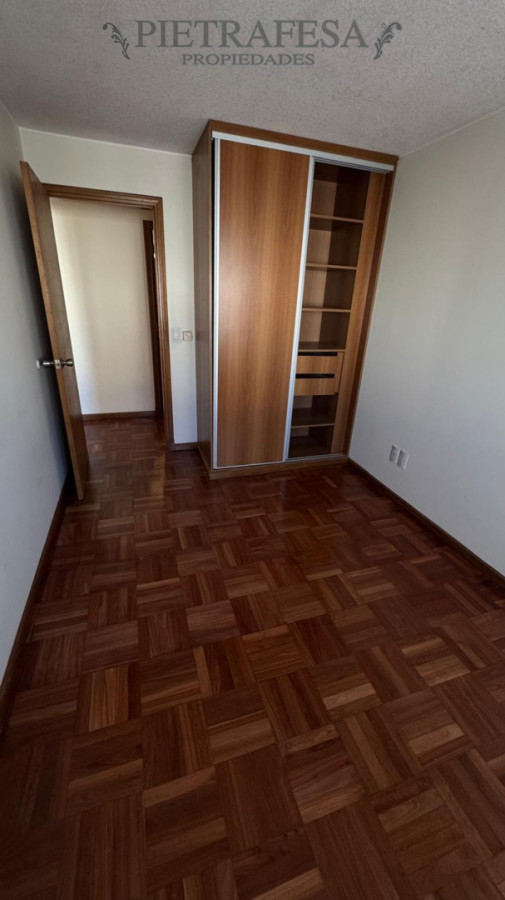Apartamento en alquiler, 3 dormitorios, 3 baños, terraza, garaje doble. Malvin. · Foto 9