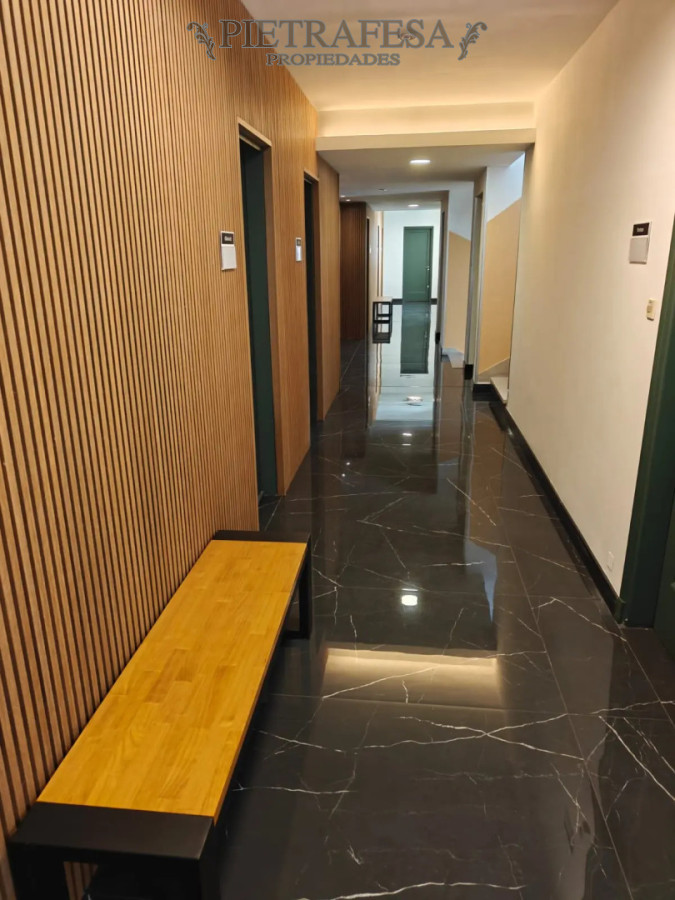 Oficina en alquiler, 1 privado, 2 baños. Ciudad Vieja. · Foto 8