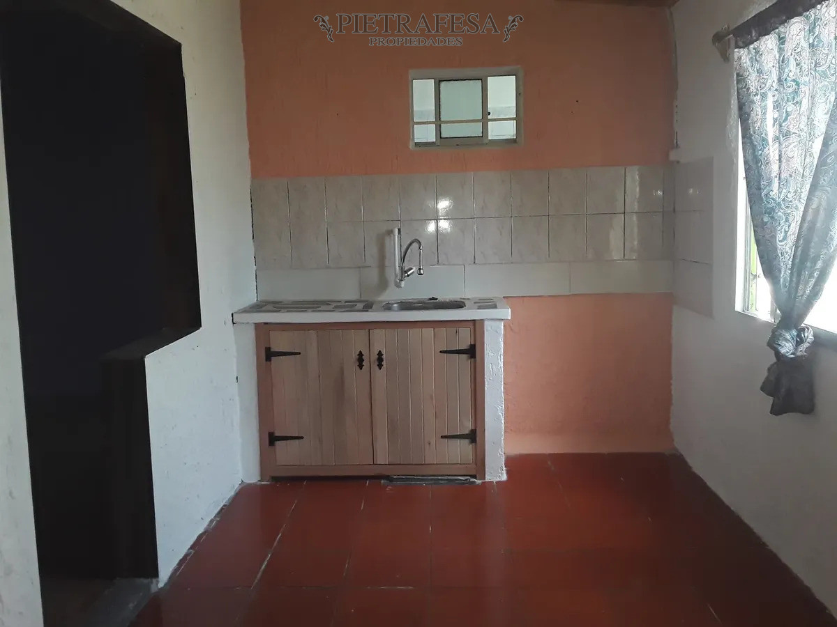 Galpón + apto en alquiler, 2 baños. Cerrito. · Foto 8