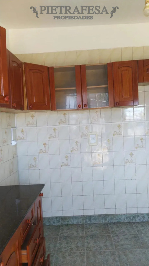Casa en alquiler, 4 dormitorios, 1 baño, patio, cochera. Lagomar. · Foto 6