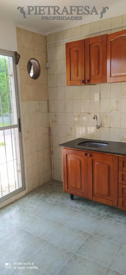 Casa en alquiler, 4 dormitorios, 1 baño, patio, cochera. Lagomar. · Foto 8