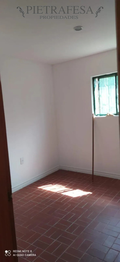 Casa en alquiler, 4 dormitorios, 1 baño, patio, cochera. Lagomar. · Foto 9