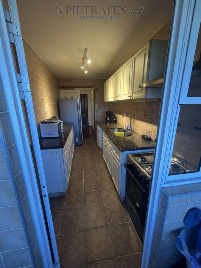 Apartamento en alquiler, 2 dormitorios, 2 baños, terraza, garaje doble. Carrasco. · Foto 12