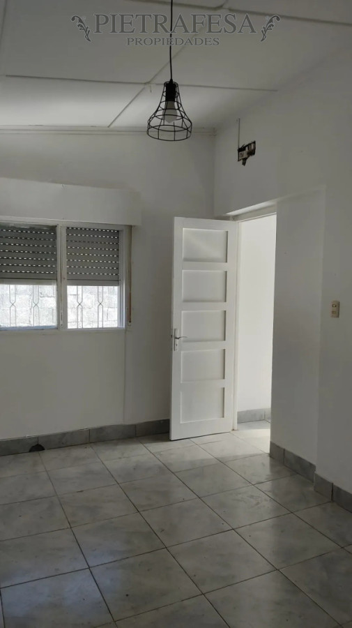 Casa en alquiler, 1dormitorio, 1 baño, patio, cochera. Maroñas. · Foto 11