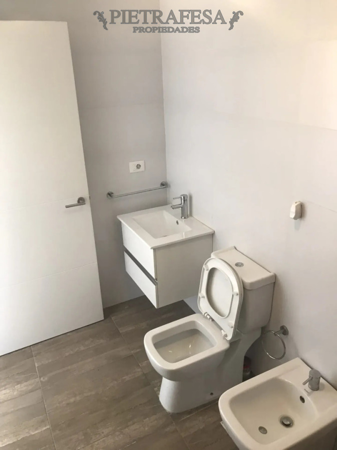 Apartamento en alquiler, 1 dormitorio, 1 baño, cochera, terraza. Prado . · Foto 12