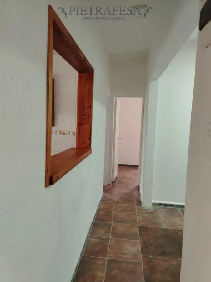 Casa en alquiler, 2 dormitorios, 1 baño, patio, cochera. El Pinar. · Foto 8