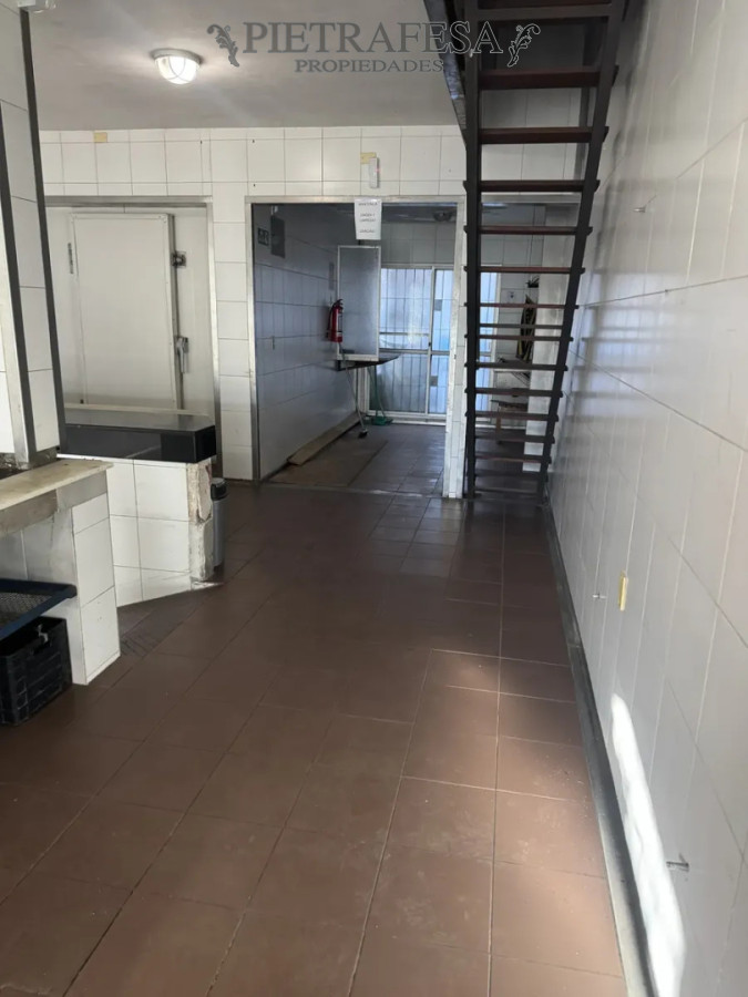 Local en alquiler, 1 baño. Mercado Modelo. · Foto 9