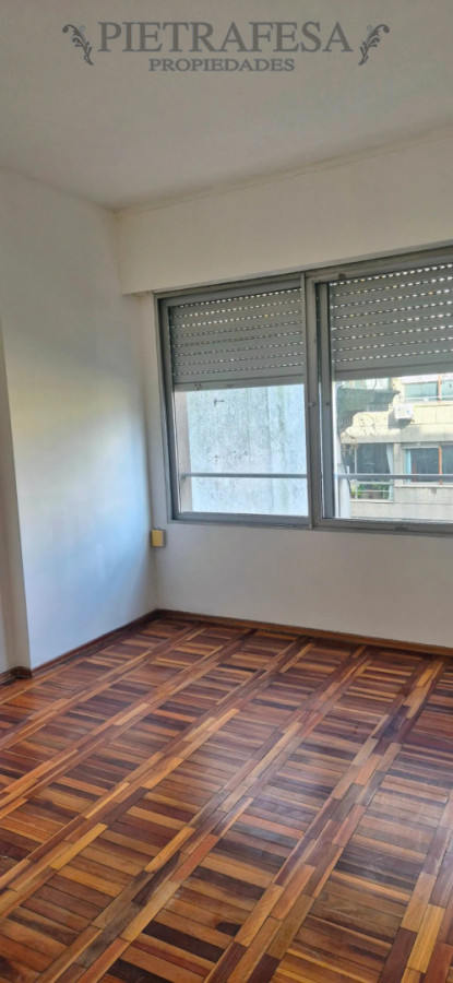 Apartamento en alquiler, 1 dormitorio, 1 baño, garaje. Centro. · Foto 10