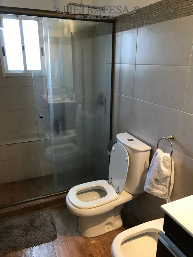 Apartamento en alquiler, 3 dormitorios, 2 baños, terraza. Tres Cruces. · Foto 8