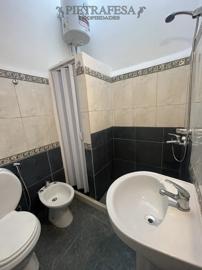 Apartamento en alquiler, 2 dormitorios, 1 baño, patio, azotea. Sin gastos comunes. Pocitos. · Foto 10
