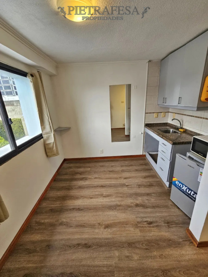 Apartamento en alquiler, monoambiente, 1 baño. Semi amueblado. Punta Carretas. · Foto 9