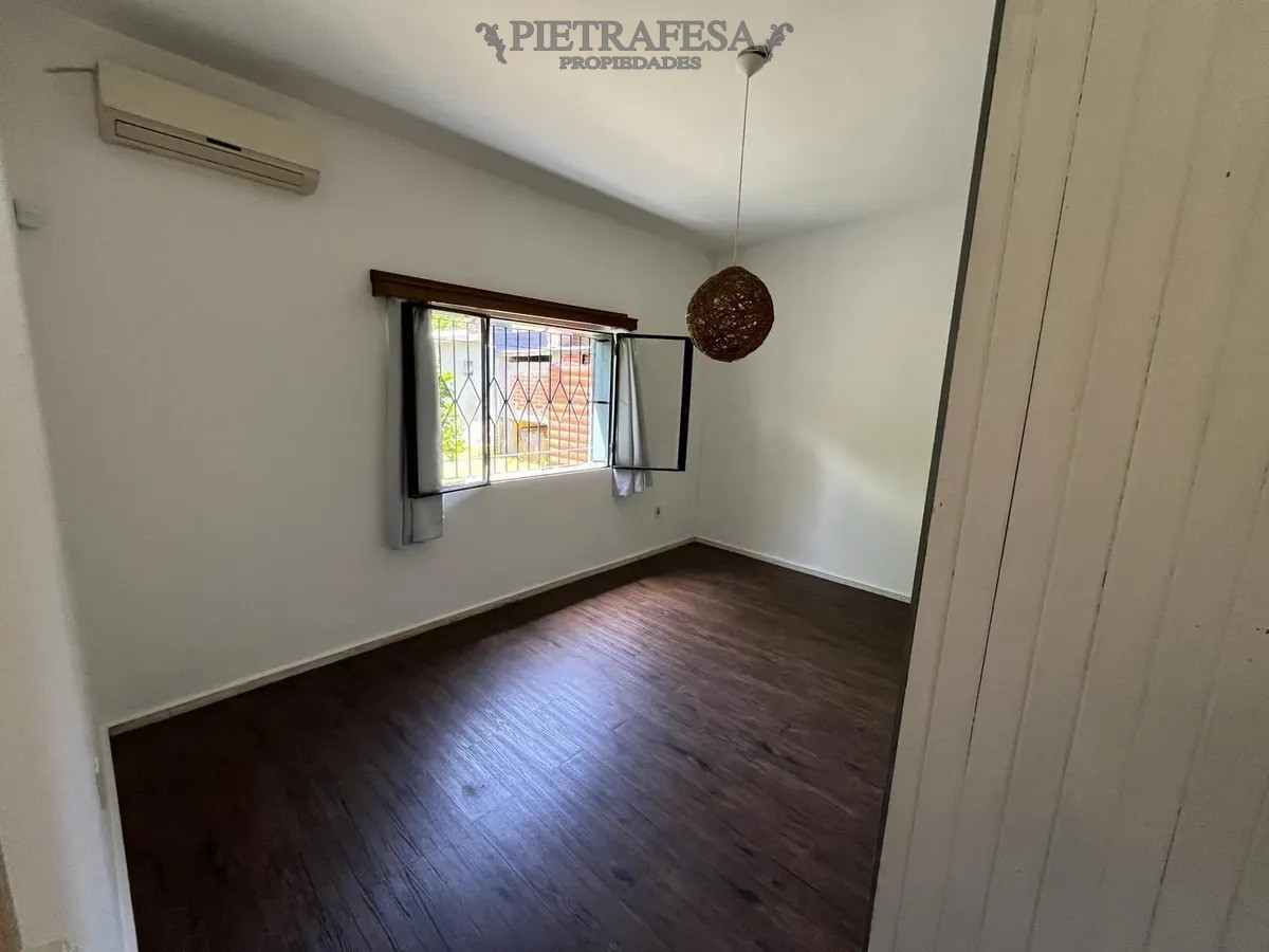 Casa en alquiler, 1 dormitorio, 1 baño, patio, cochera. El Pinar. · Foto 5