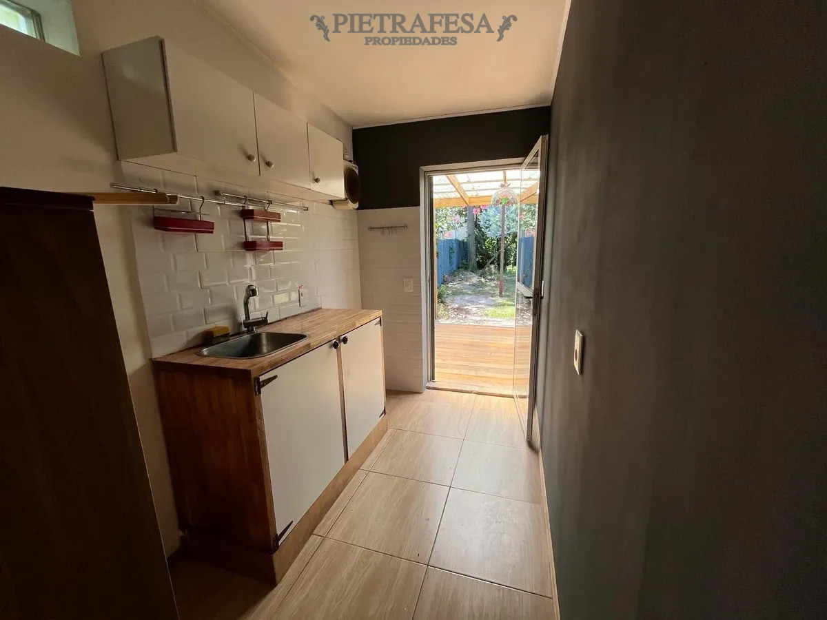 Casa en alquiler, 1 dormitorio, 1 baño, patio, cochera. El Pinar. · Foto 4