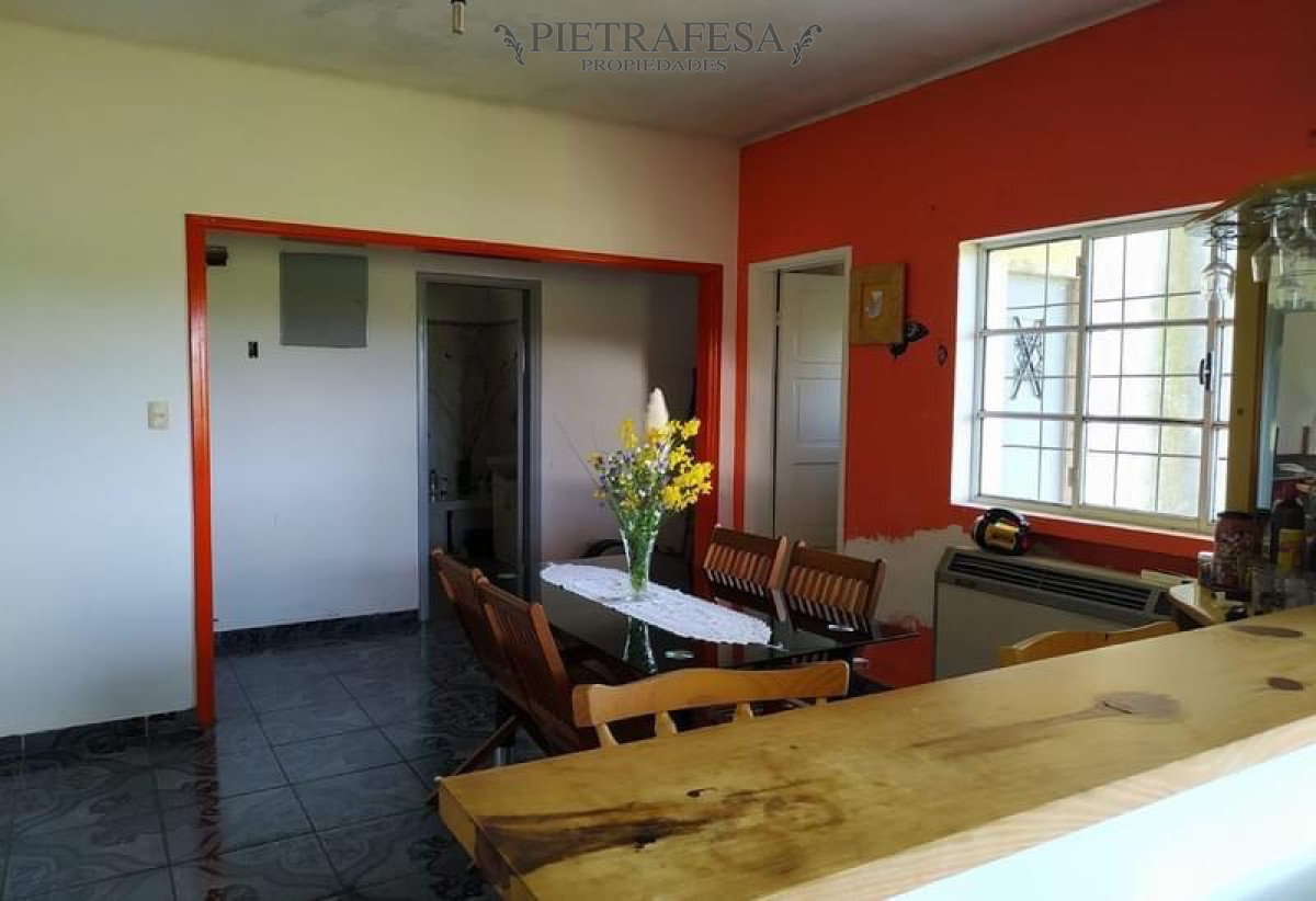 2 casas con amplio terreno en venta, 6 dormitorio, 3 baños, cochera- Paso de la Arena