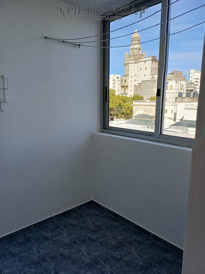 Apartamento en alquiler, Monoambiente, 1 baño, terraza. Centro. · Foto 10