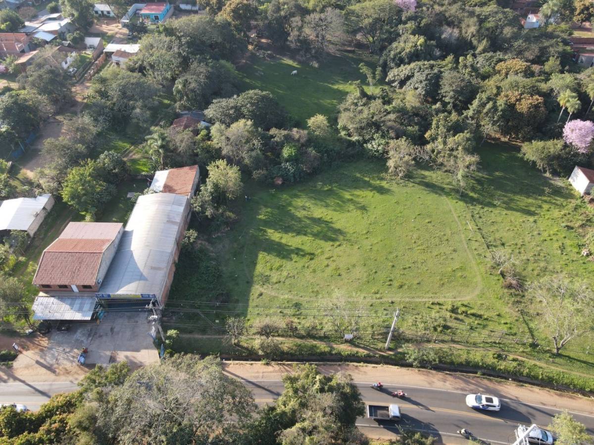 VENDO TERRENO EN LUQUE SOBRE AVDA LAS RESIDENTAS — foto 3