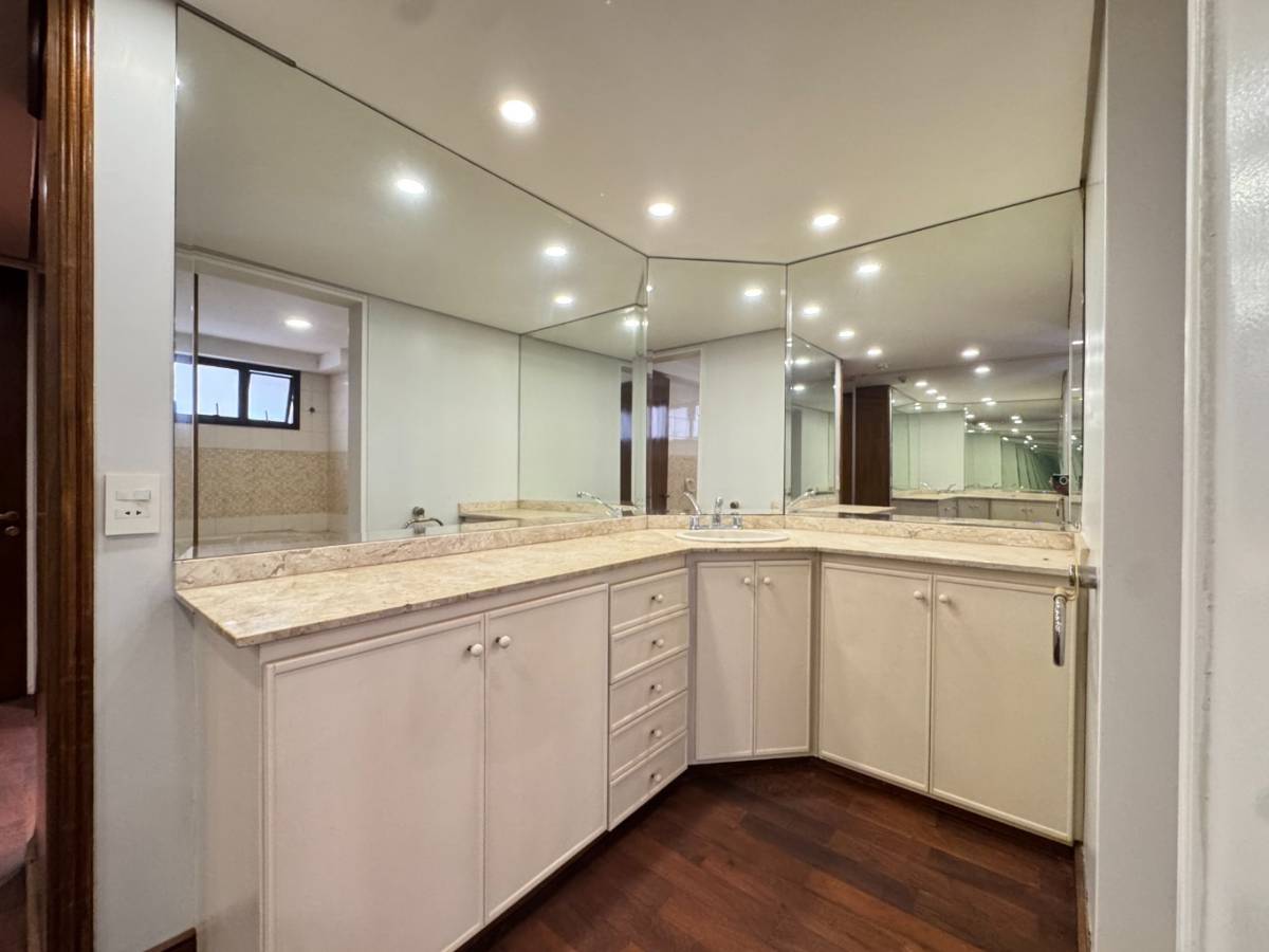 ALQUILO PISO COMPLETO AMOBLADO DE 384 M2 - LAS MERCEDES — foto 2