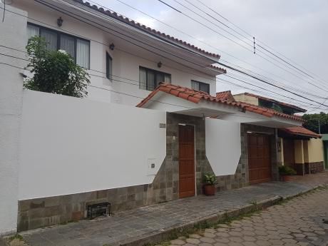 Hermosa Casa De 3 Dormitorios En Urbari