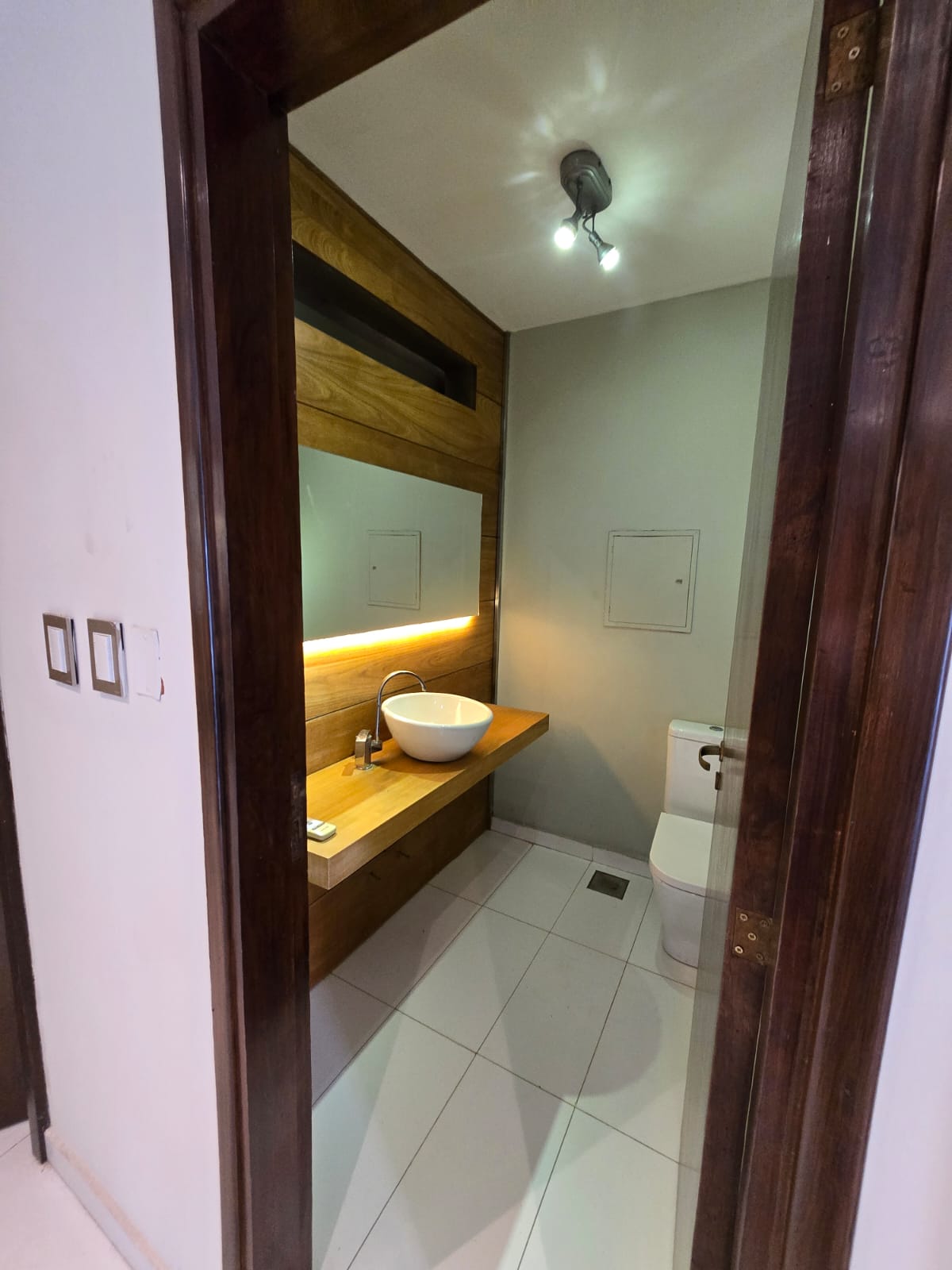ALQUILO HERMOSA CASA AMOBLADA CON PISCINA EN BARRIO YCUA SATÍ – ZONA COL GOETHE — foto 2
