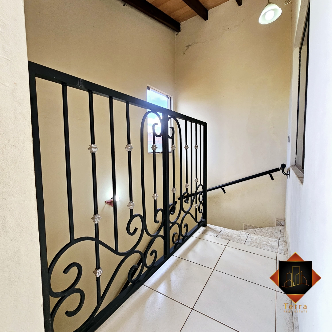 Vendo Hermoso Casa de 2 niveles en Lambare — foto 3