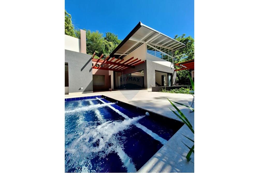 HERMOSA CASA A ESTRENAR ZONA CLUB LAGO AZUL — foto 2