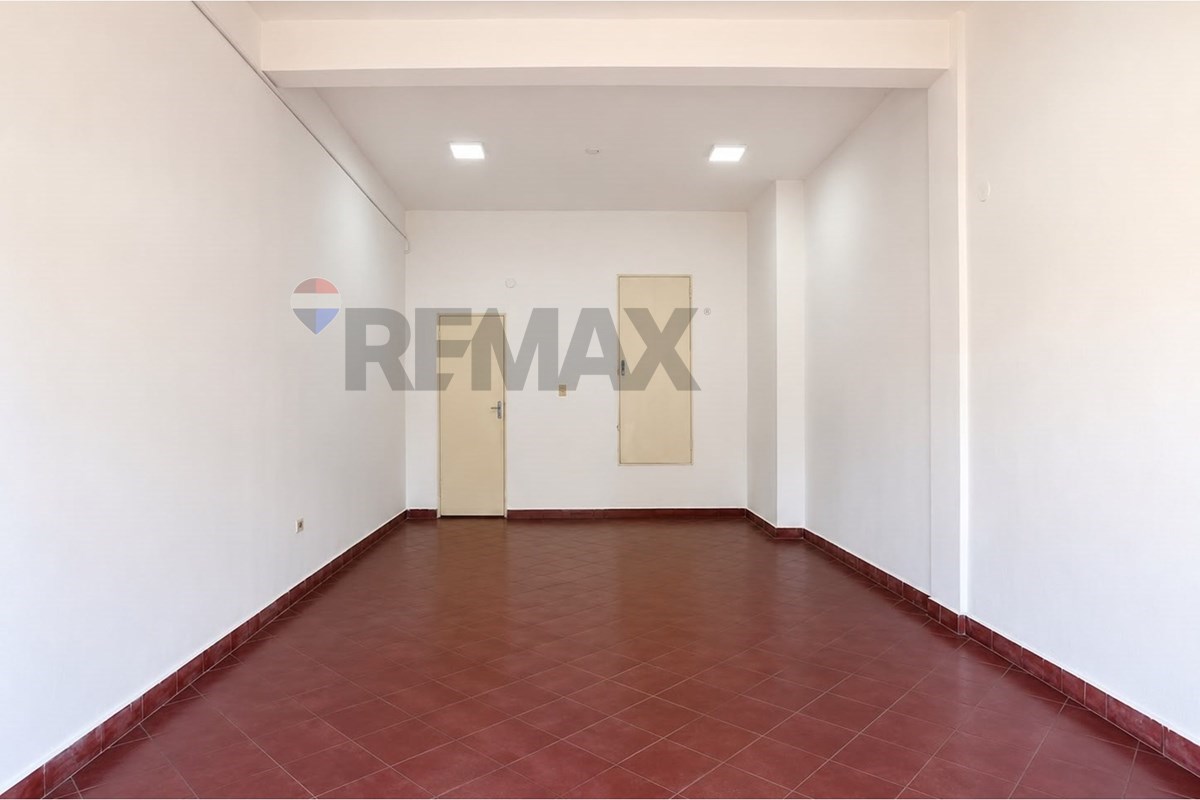Alquilo Salón - Fdo De La Mora Zona Norte — foto 2