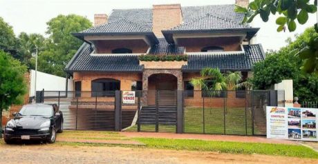 Mansion De Casa A Estrenar En Villa Aurelia