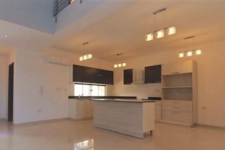 Se Vende Dúplex De 192 M2., Zona Caracol Club