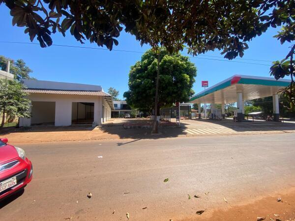 CASA DE DOS PLANTAS + SALÓN COMERCIAL EN VENTA – KM 7 CIUDAD NUEVA — foto 2